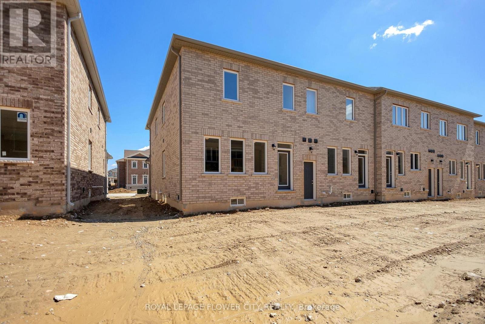 37 GLEDHILL CRESCENT - 41