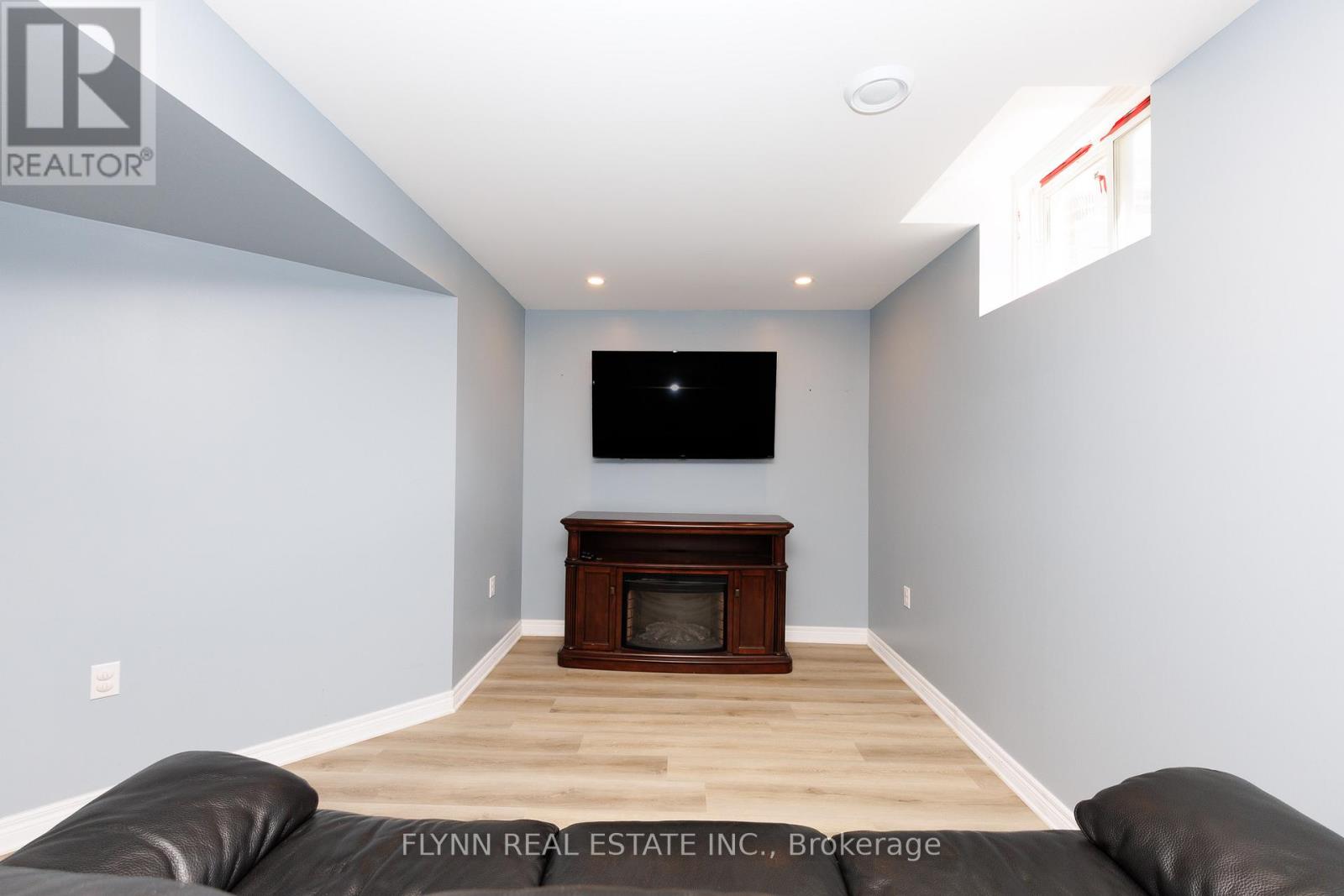 37 SUNSET WAY - 33