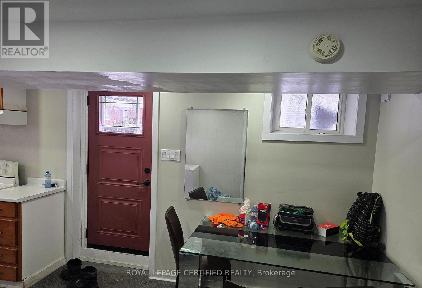 2 RIDEAU CRESCENT - 10