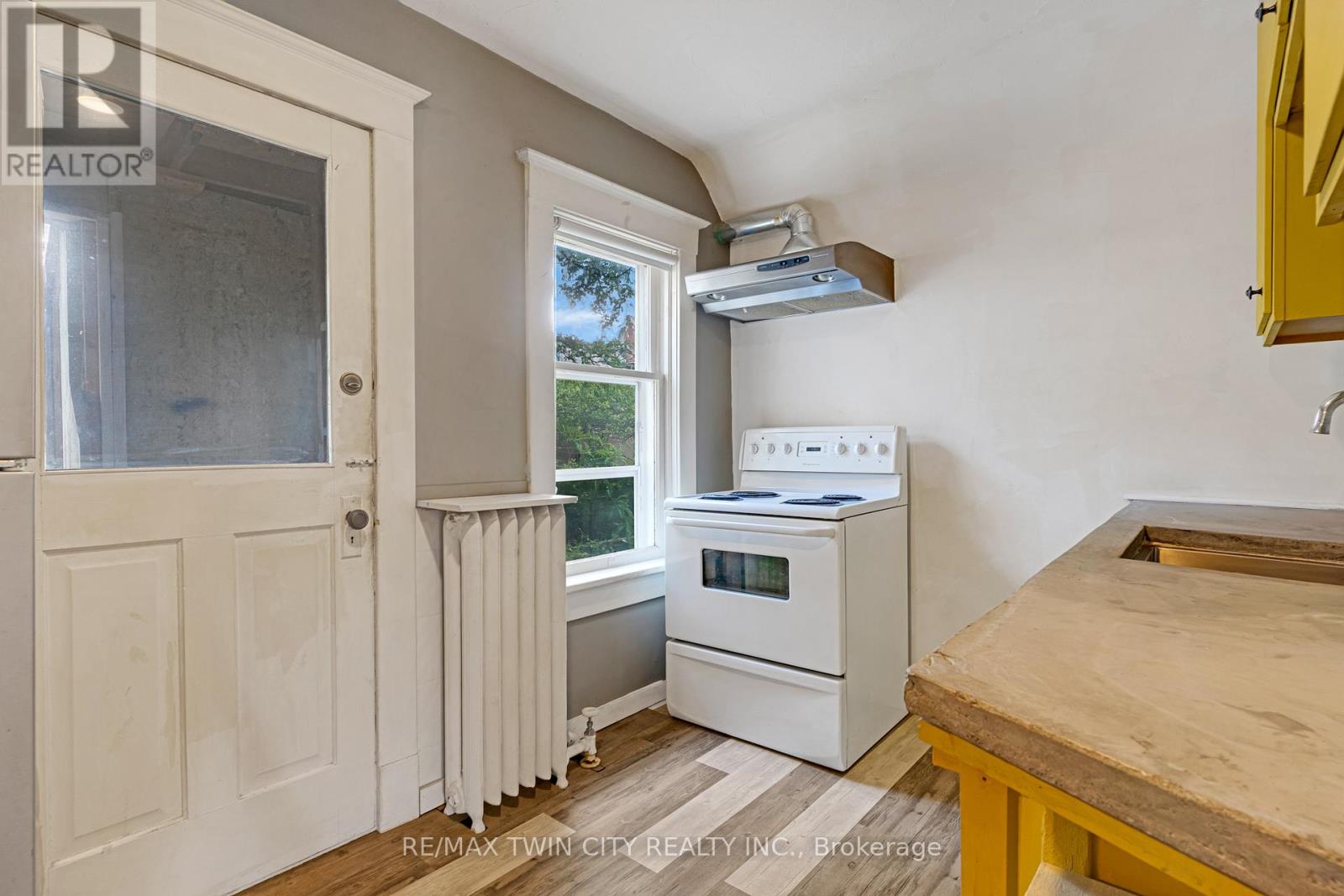 91 CHARLES STREET E - 23