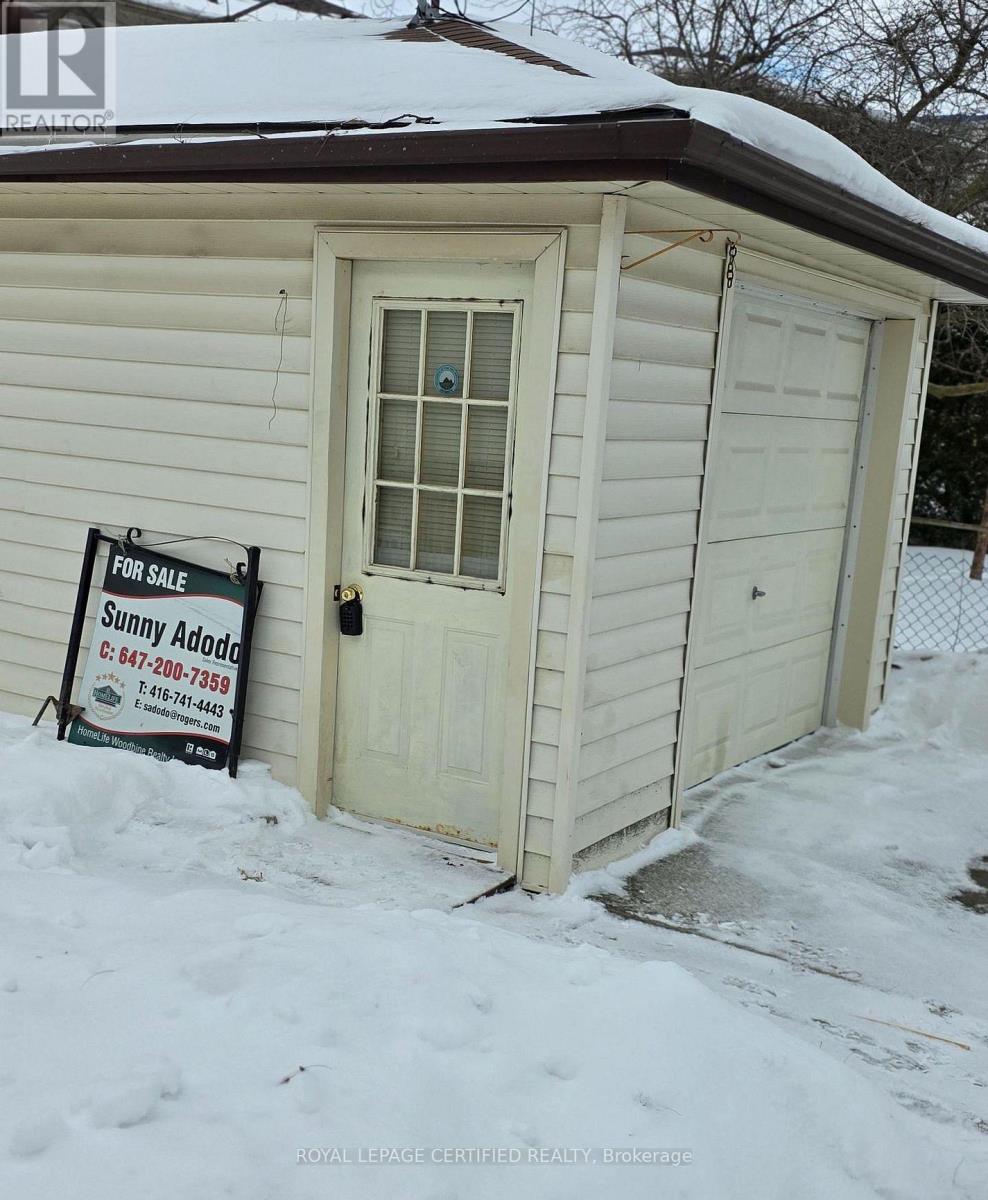 2 RIDEAU CRESCENT - 17