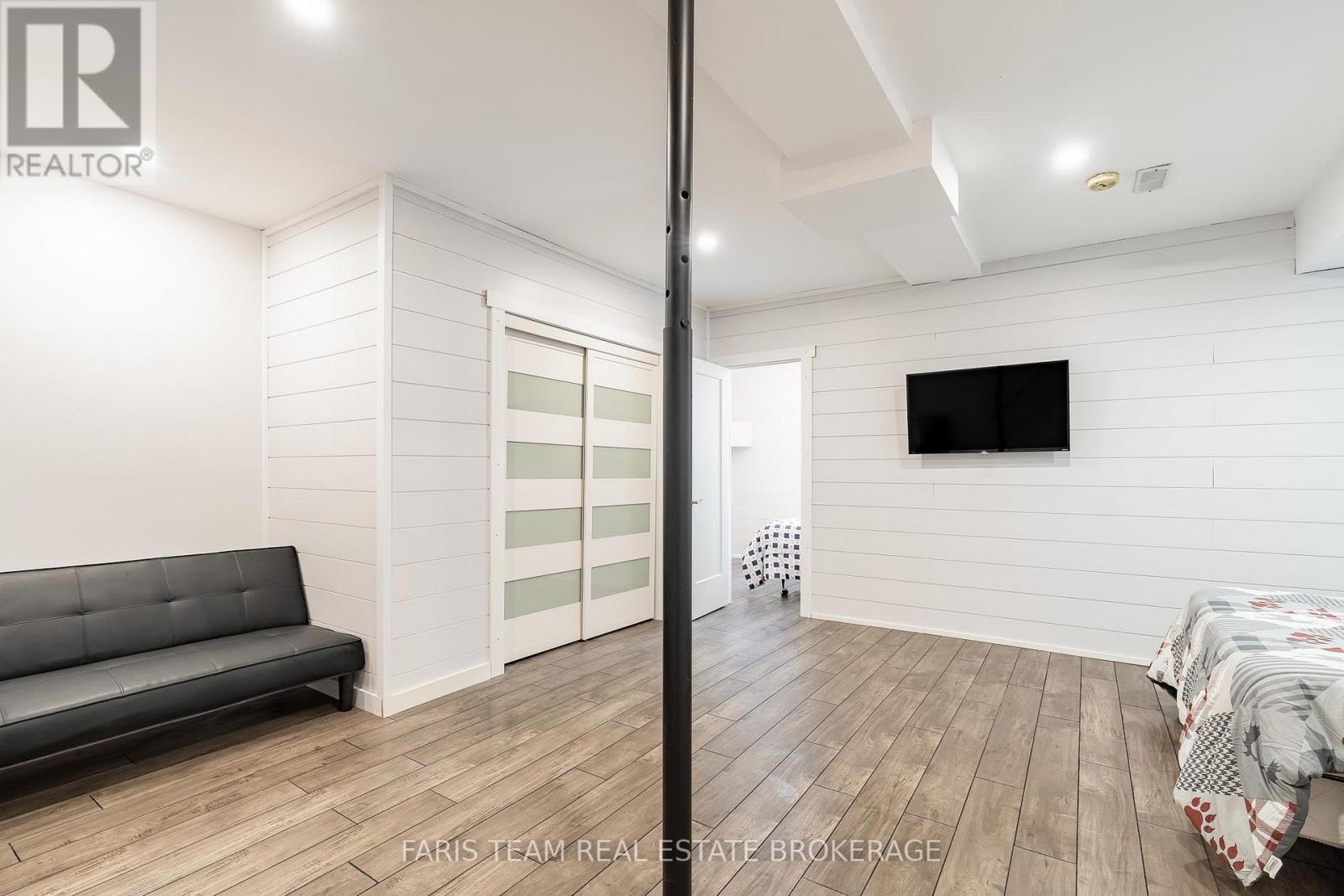 1226 BASELINE ROAD - 23