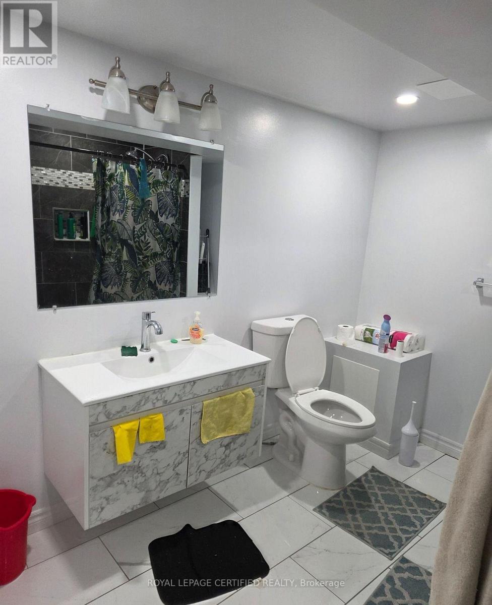 2 RIDEAU CRESCENT - 14