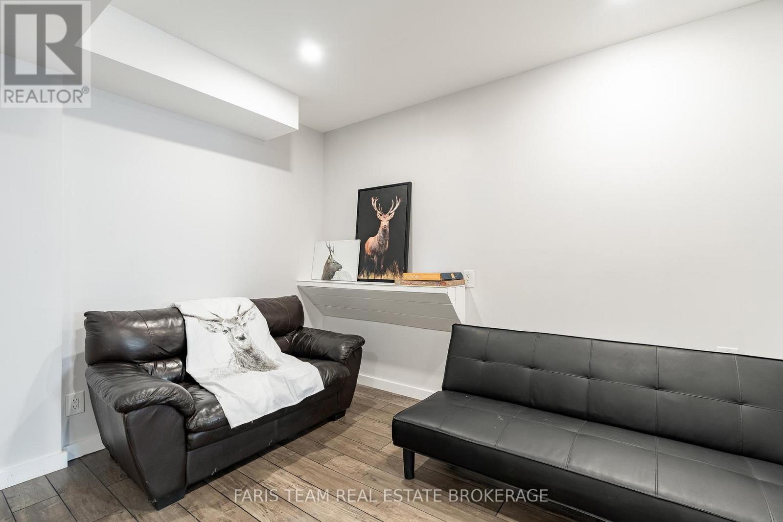 1226 BASELINE ROAD - 22
