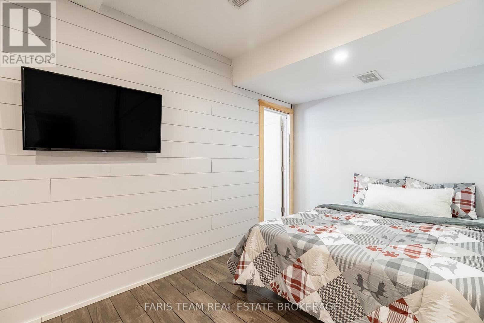 1226 BASELINE ROAD - 26