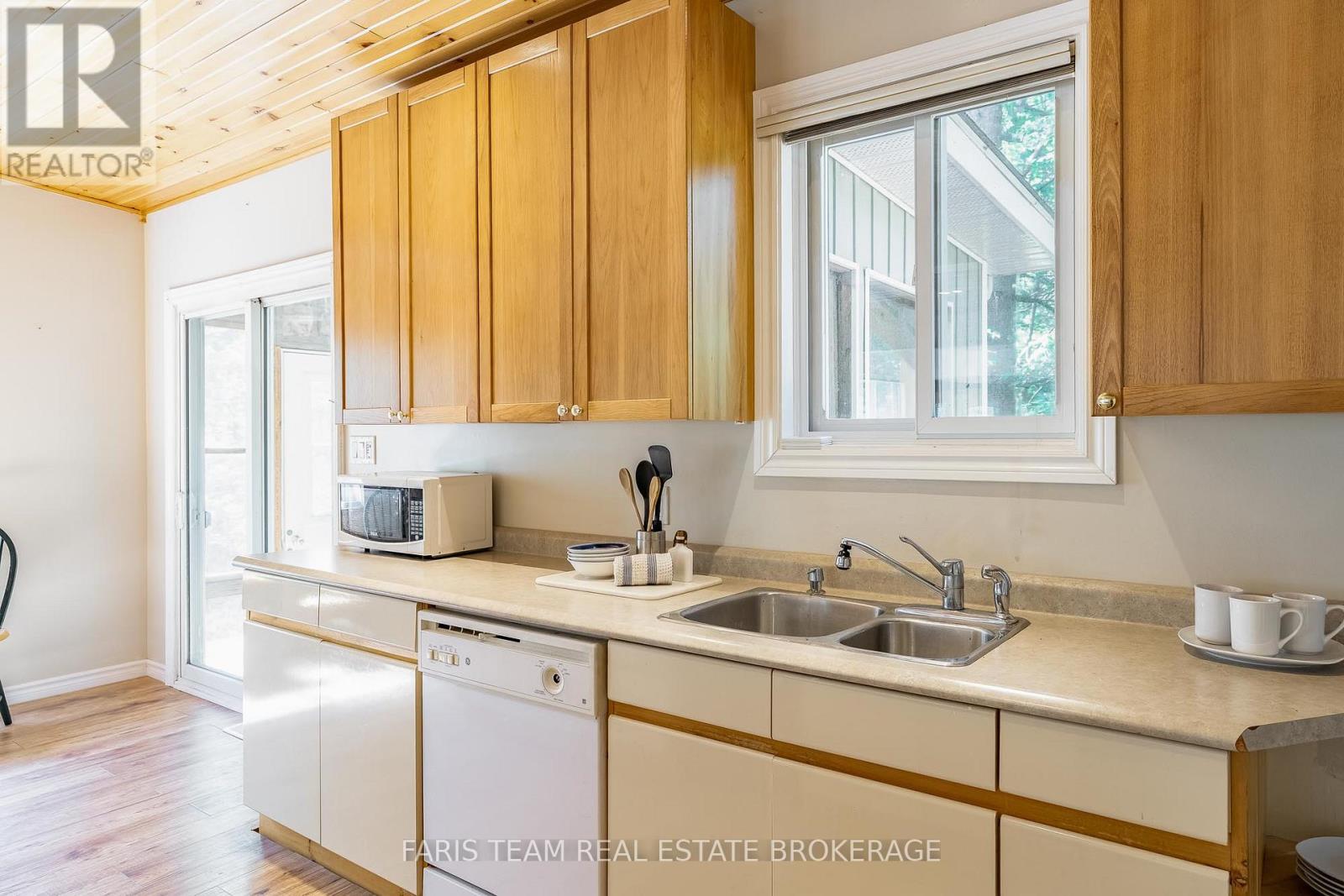 1226 BASELINE ROAD - 8