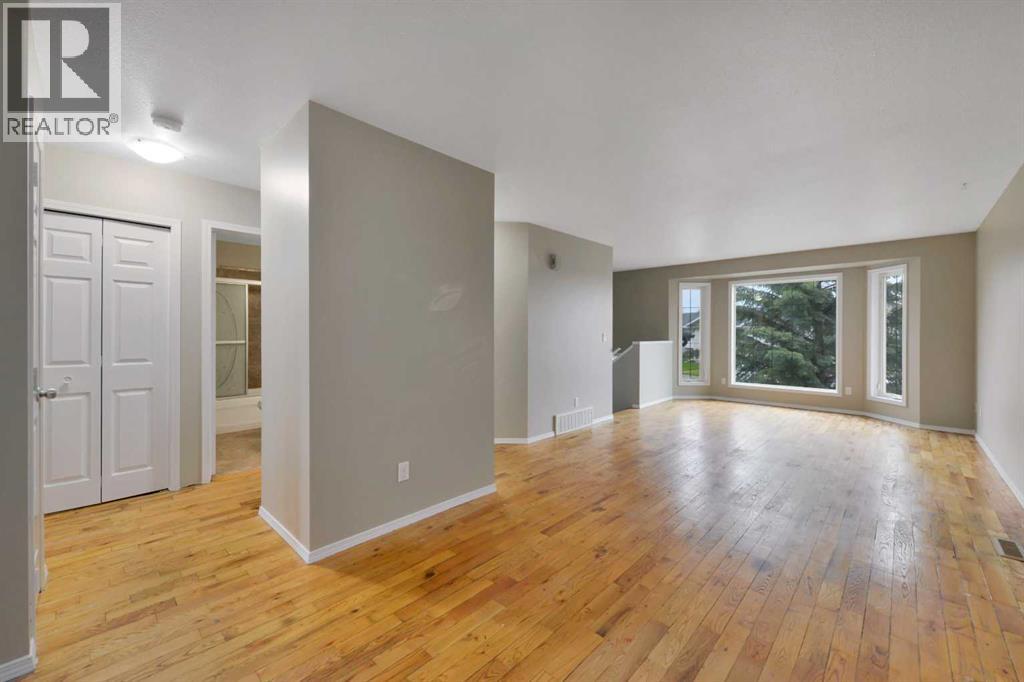 132 Kirkland Close — photo 13