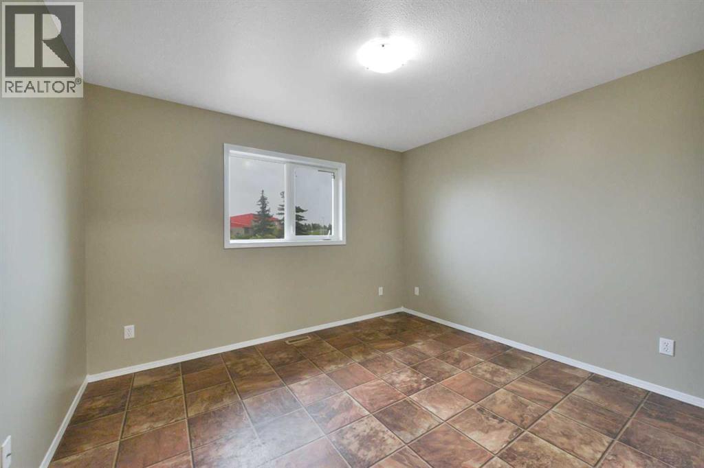 132 Kirkland Close — photo 18