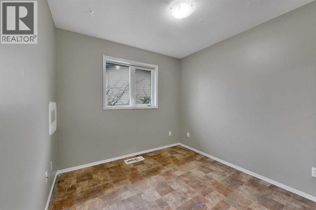 132 Kirkland Close — photo 22