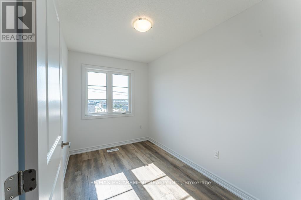 #29 120 COURT DRIVE - 23