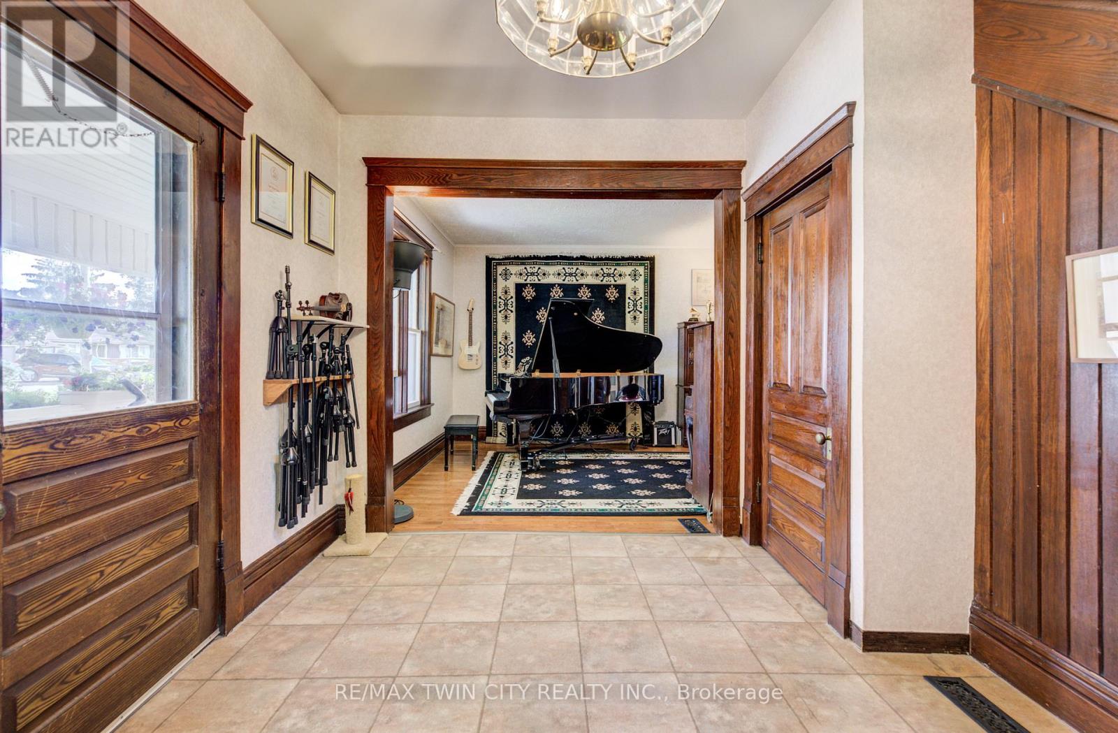 140 SHADE STREET - 12