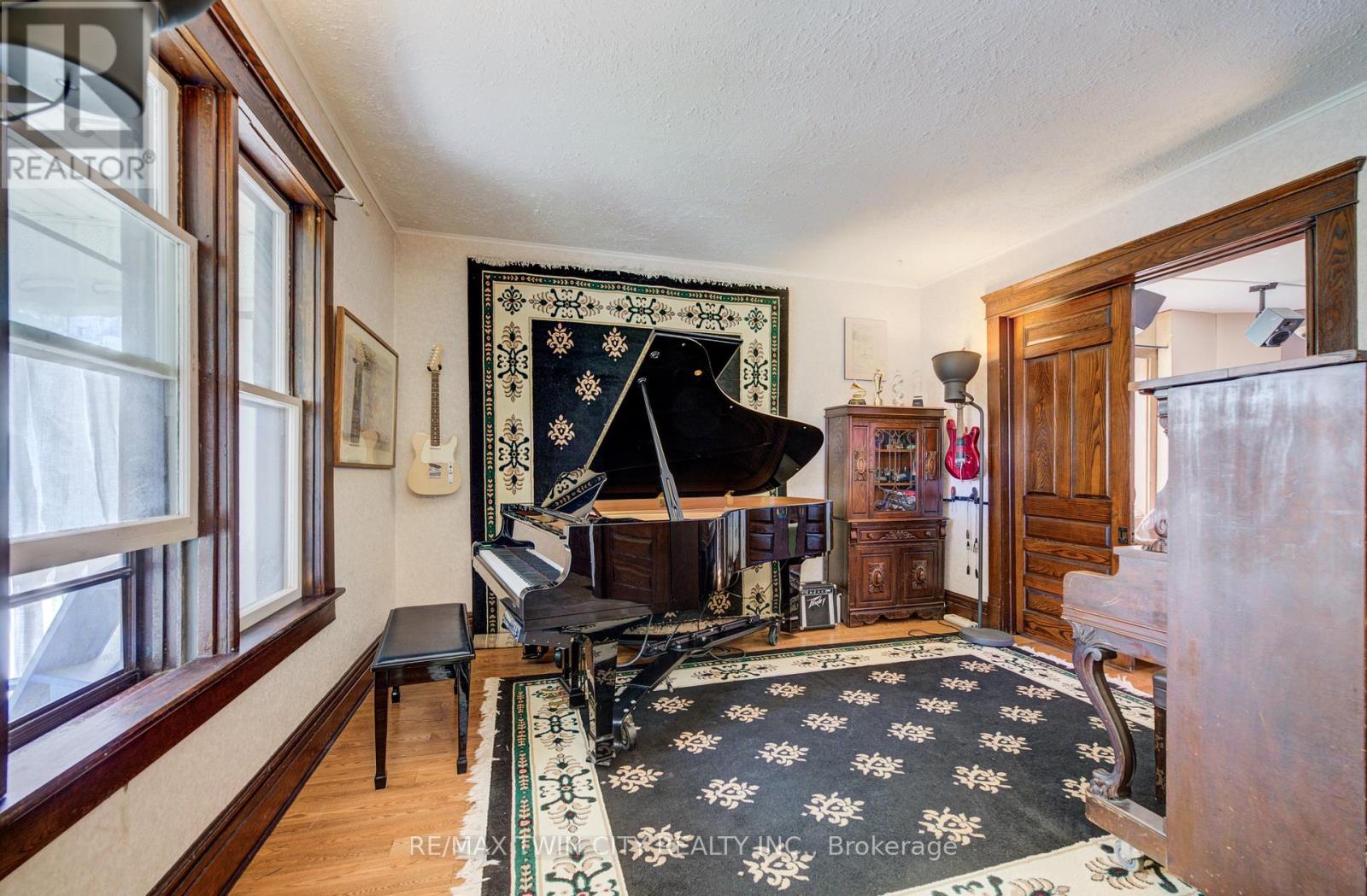 140 SHADE STREET - 14