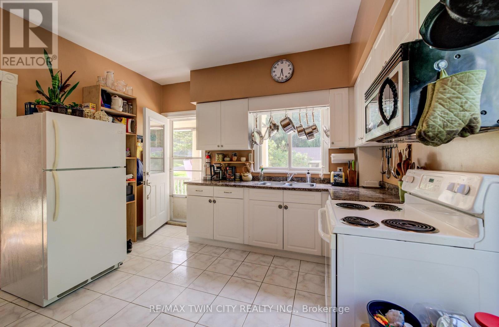 140 SHADE STREET - 22