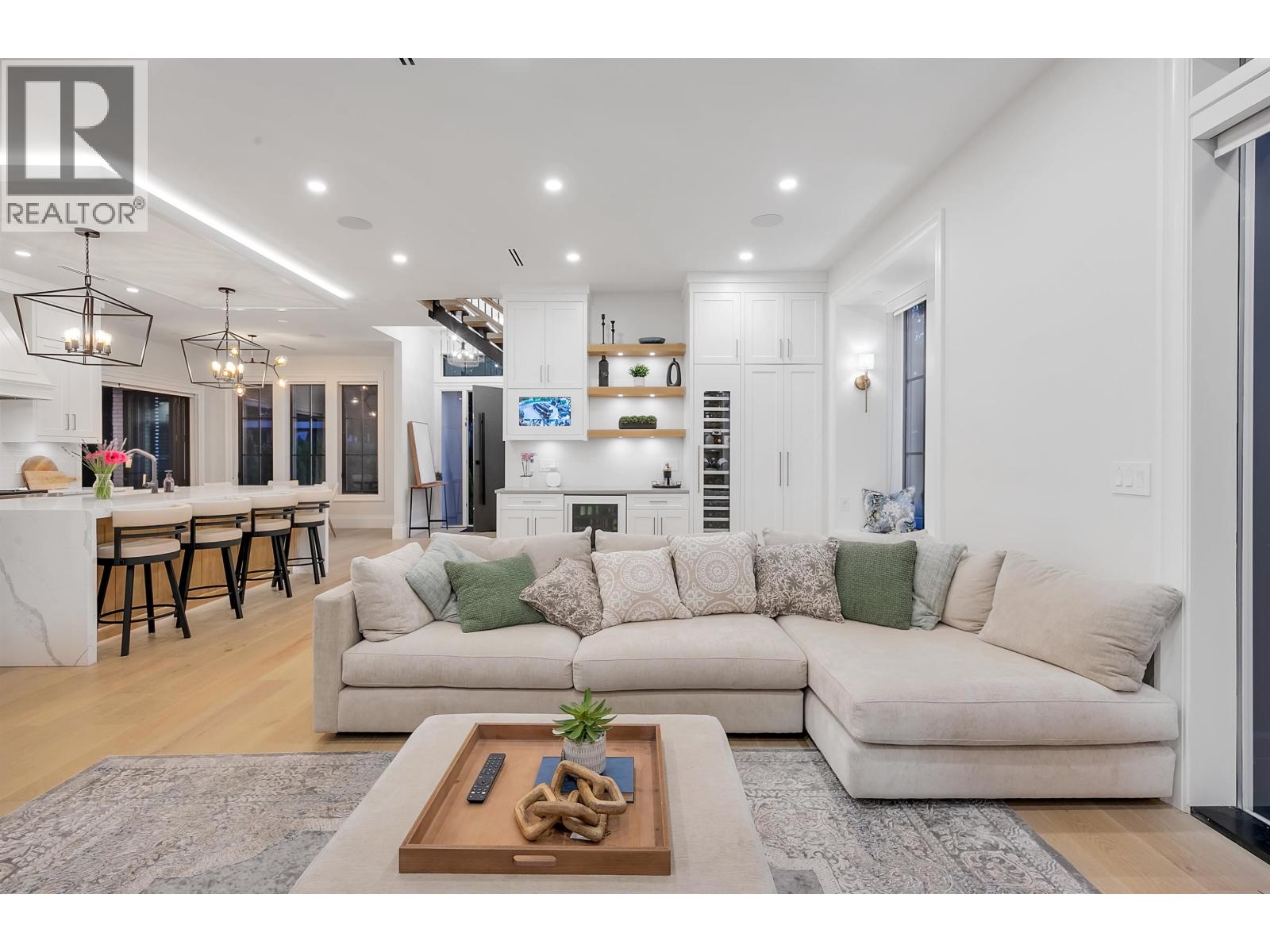 1395 W 21ST STREET, North Vancouver