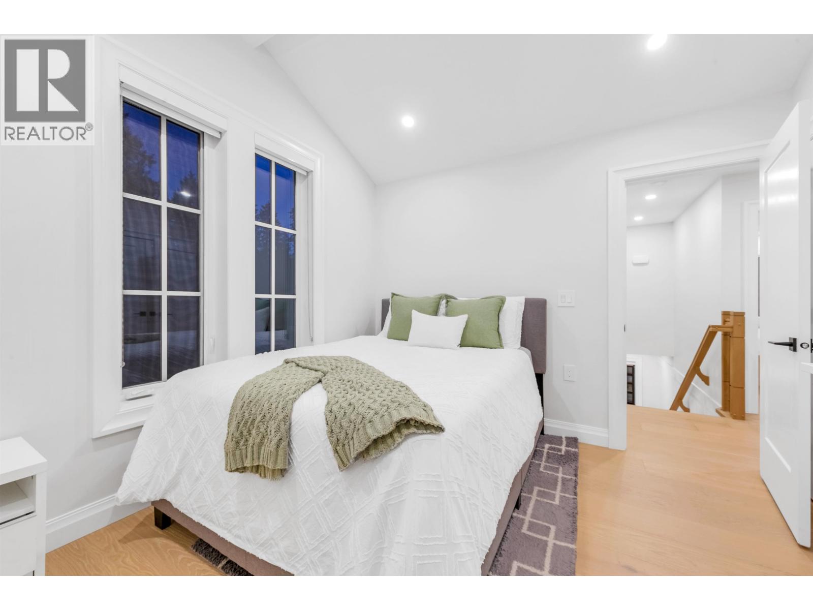 1395 W 21ST STREET, North Vancouver