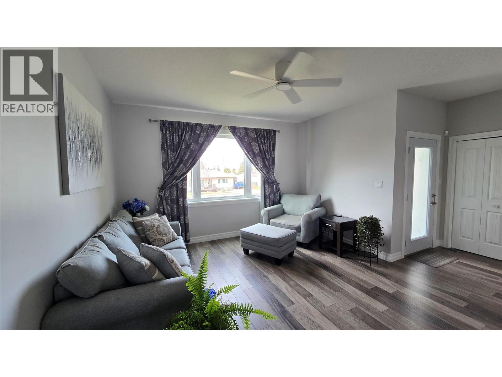 9108 8 Street - 7