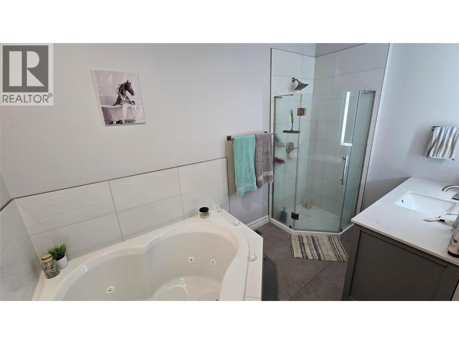 9108 8 Street - 22