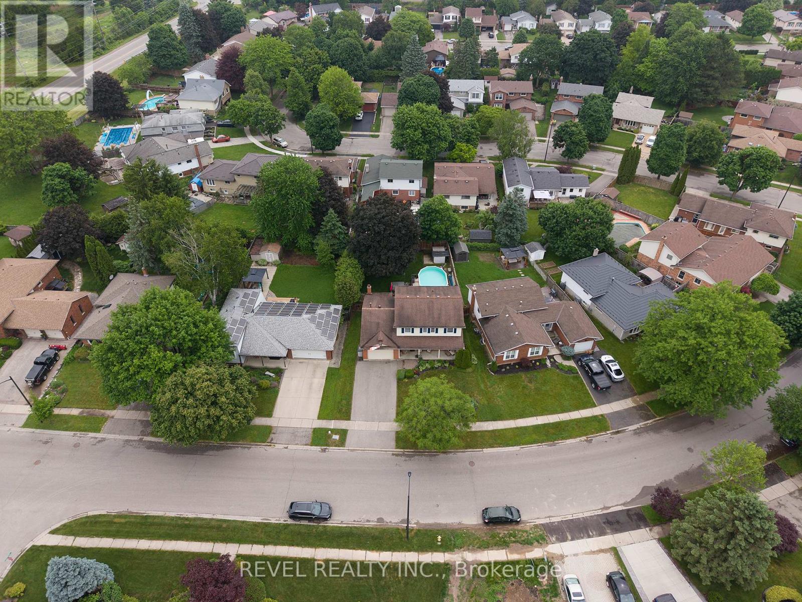 6-bedroom home for sale at 118 GREENFIELD ROAD, Brantford ON · photo 33 of 34