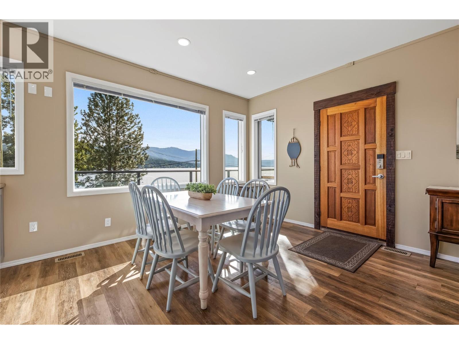  2306 Eagle Bay Road, Blind Bay
