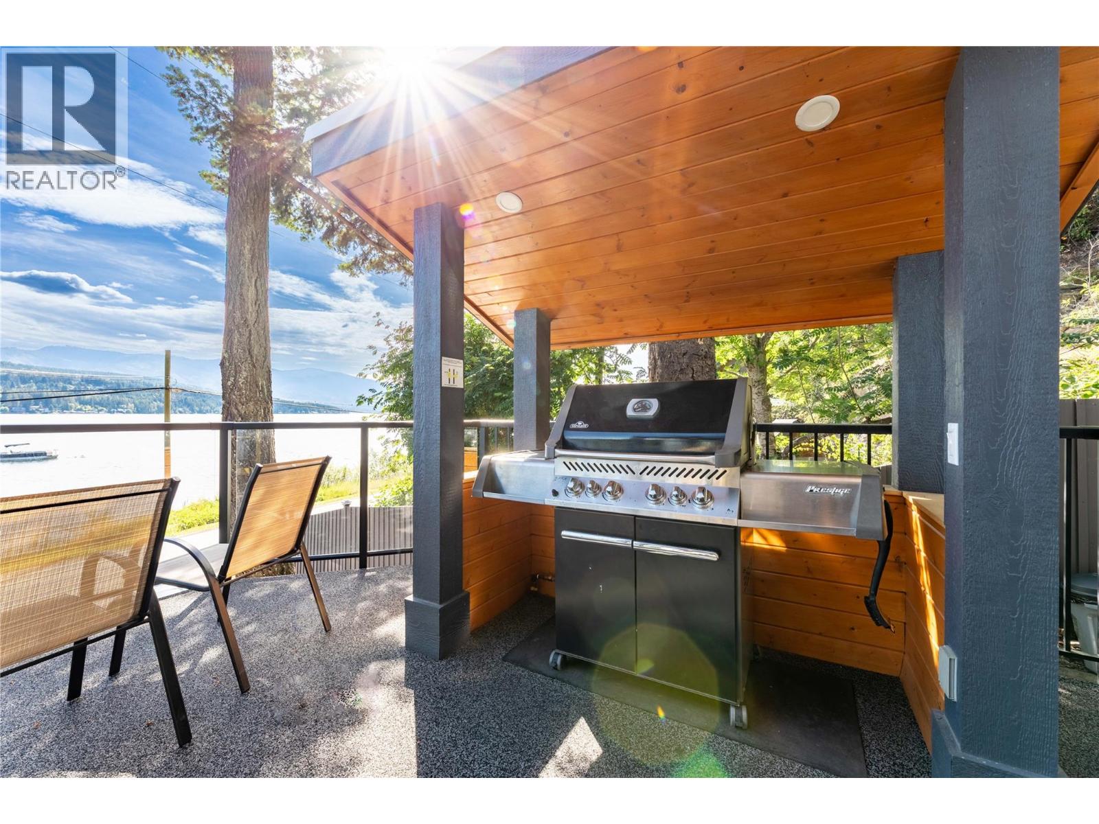  2306 Eagle Bay Road, Blind Bay