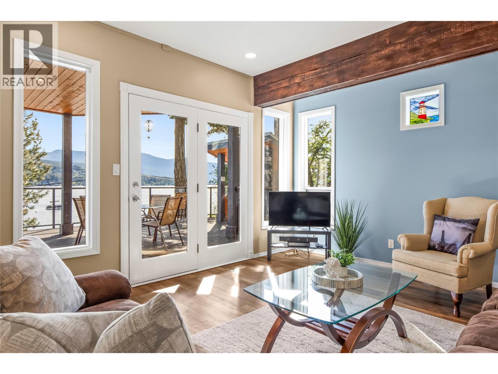  2306 Eagle Bay Road, Blind Bay