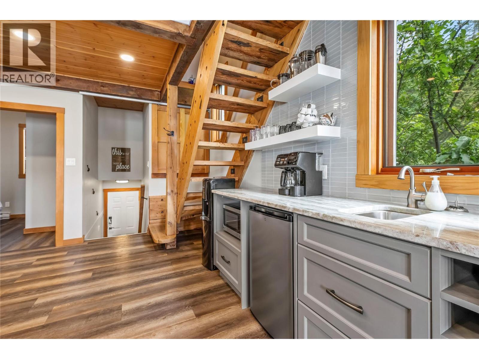  2306 Eagle Bay Road, Blind Bay