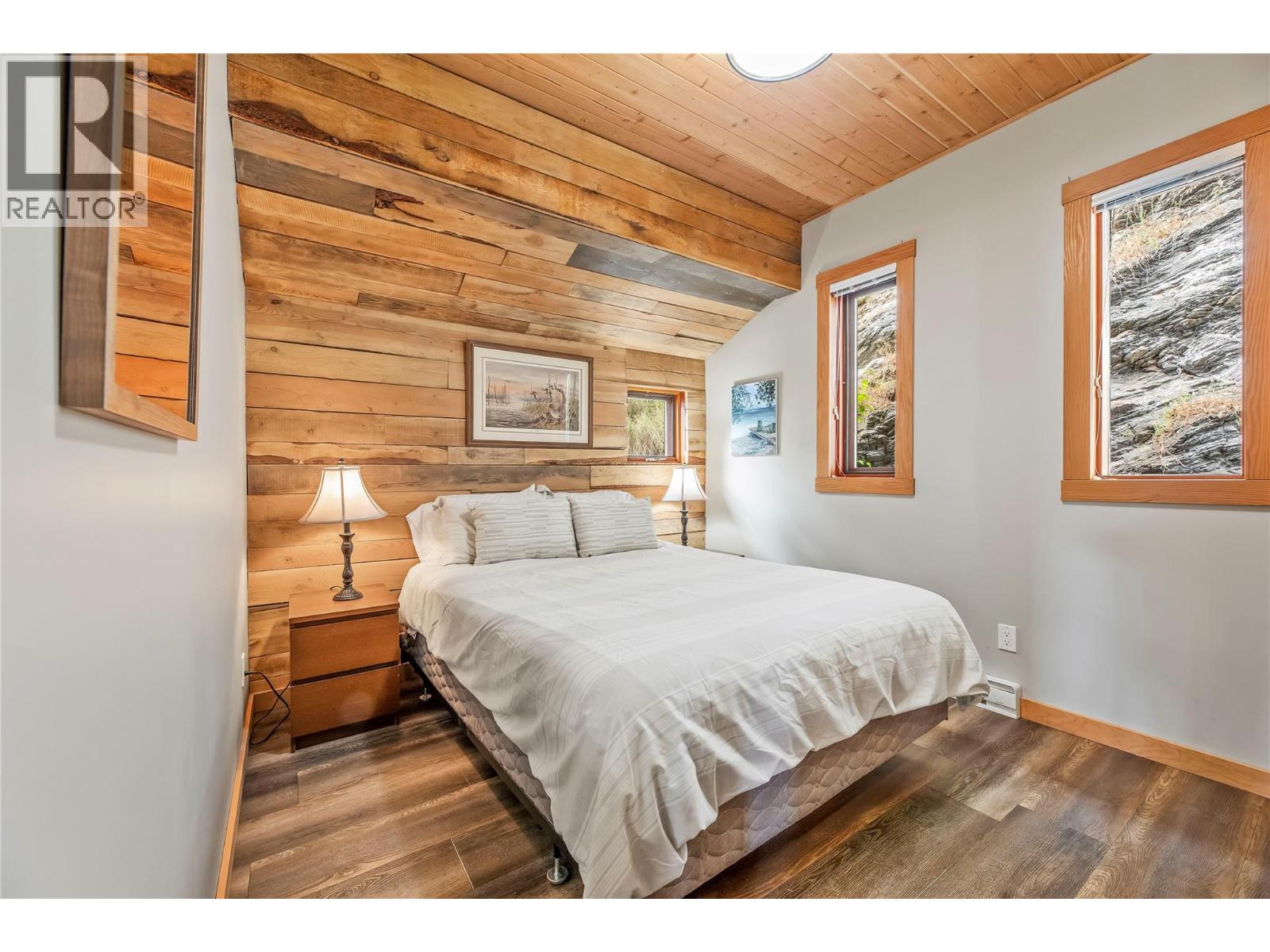  2306 Eagle Bay Road, Blind Bay