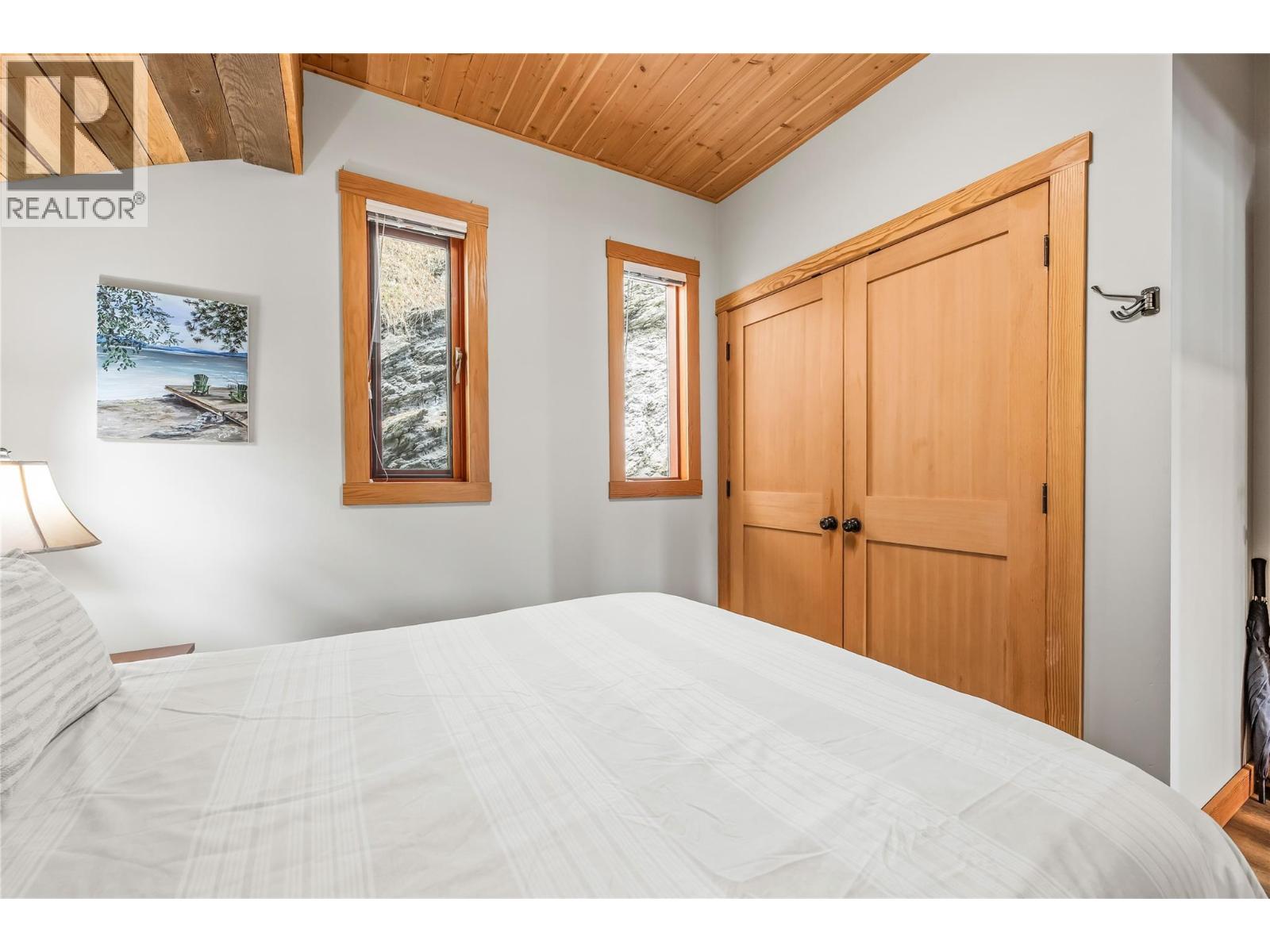  2306 Eagle Bay Road, Blind Bay