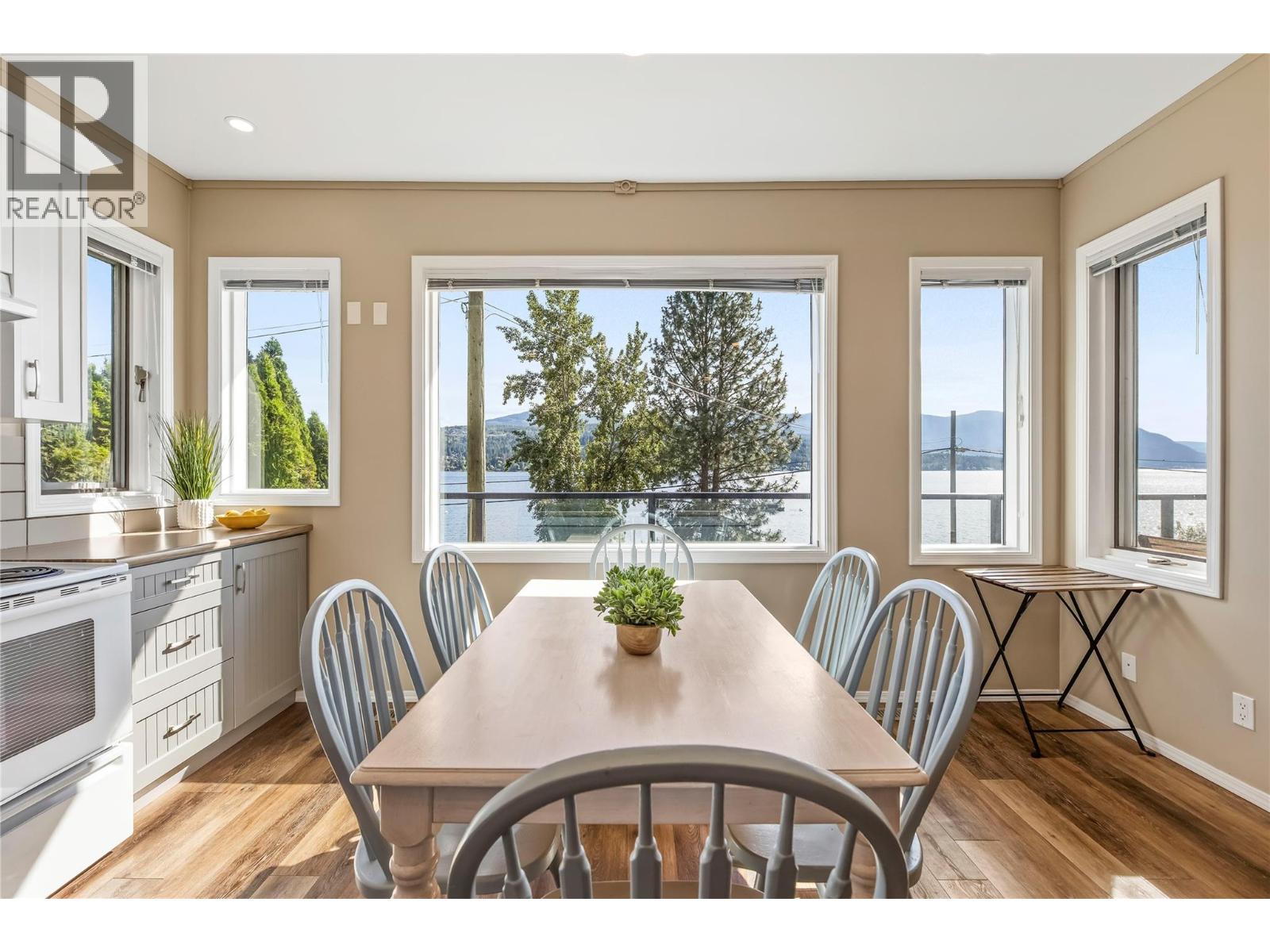  2306 Eagle Bay Road, Blind Bay