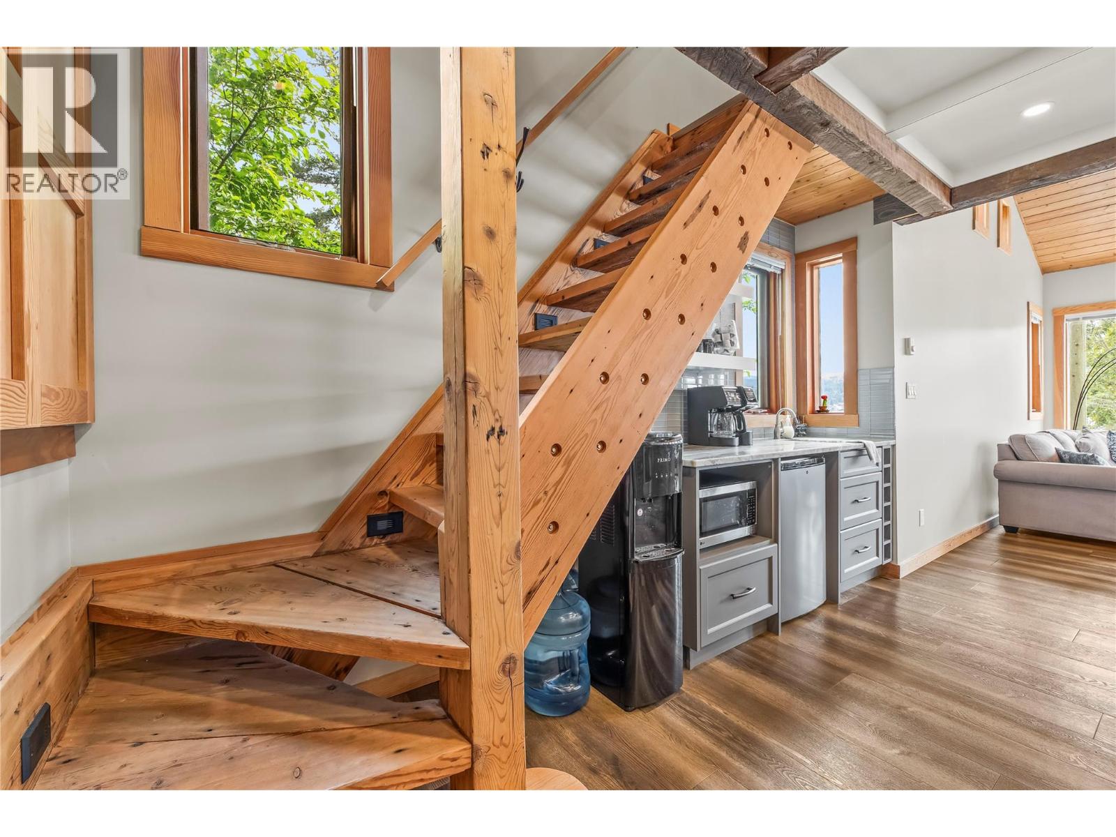  2306 Eagle Bay Road, Blind Bay