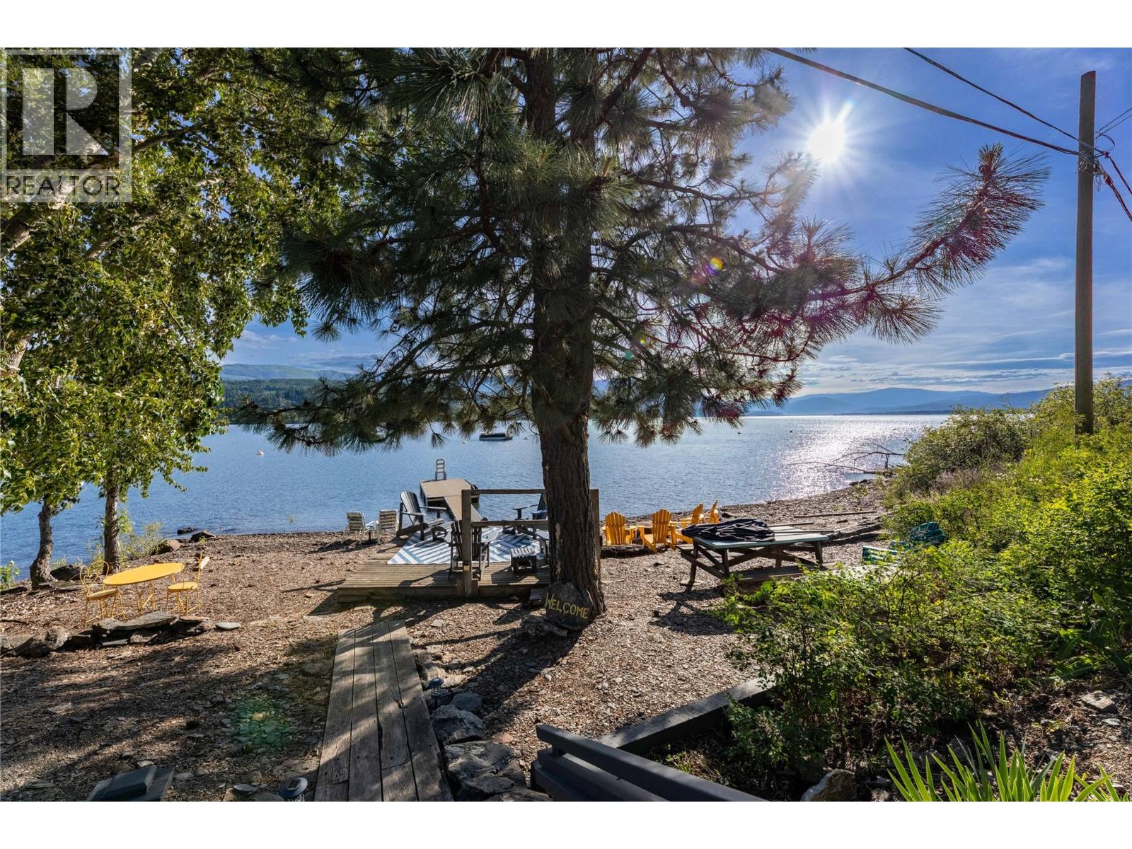  2306 Eagle Bay Road, Blind Bay