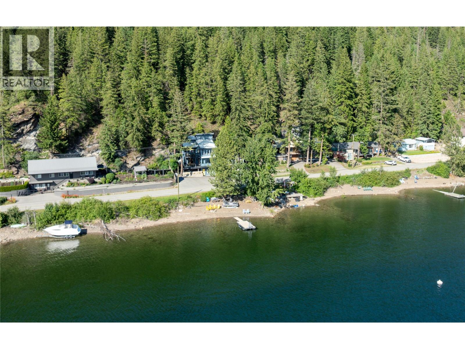  2306 Eagle Bay Road, Blind Bay