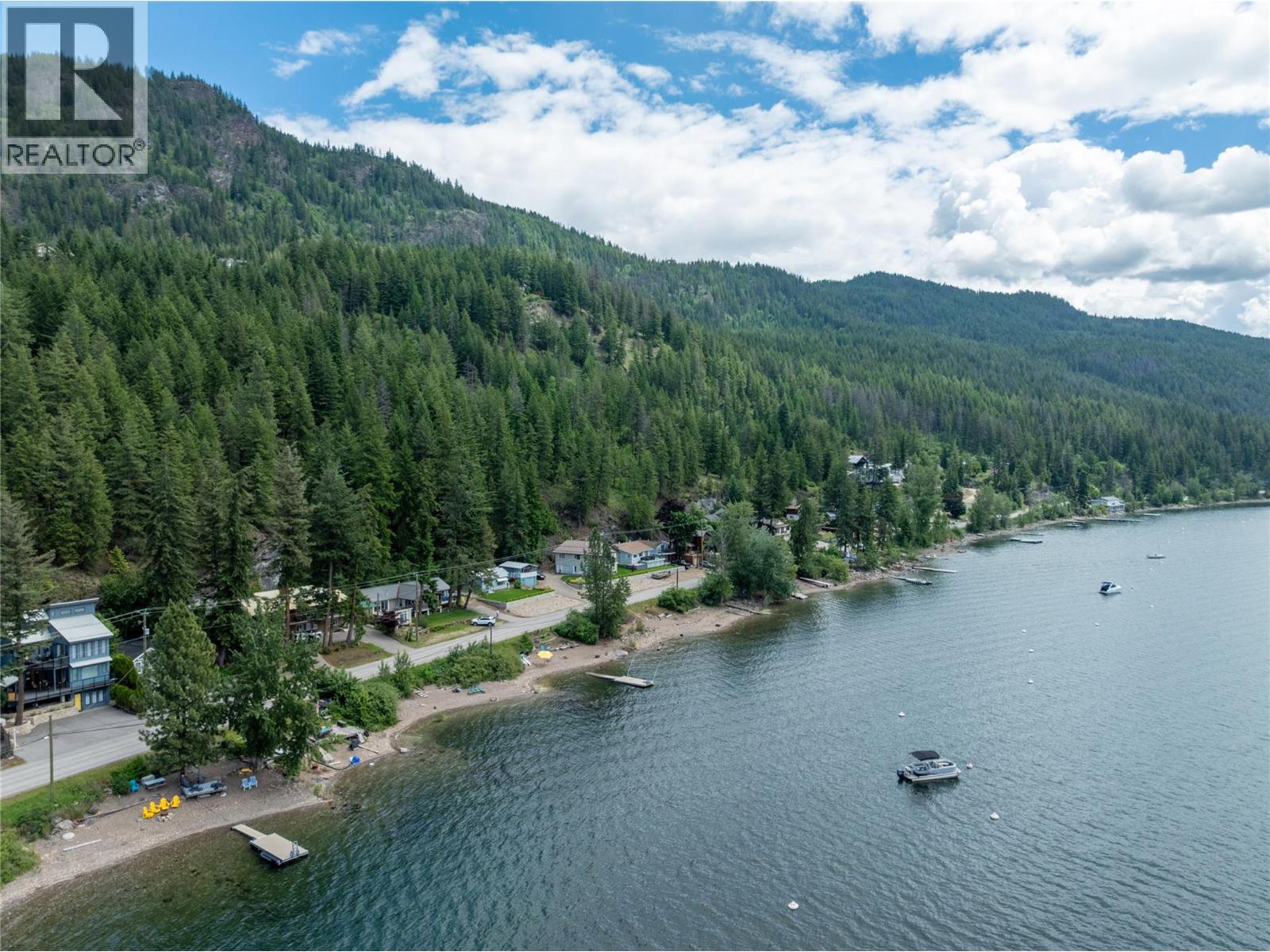  2306 Eagle Bay Road, Blind Bay
