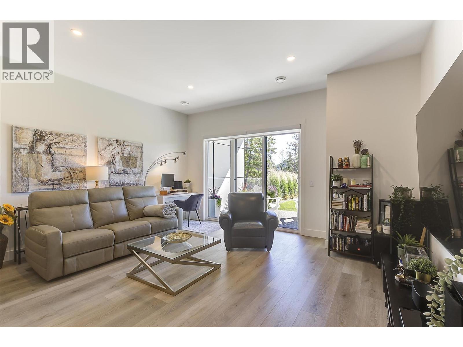 6 2835 Canyon Crest Drive, West Kelowna