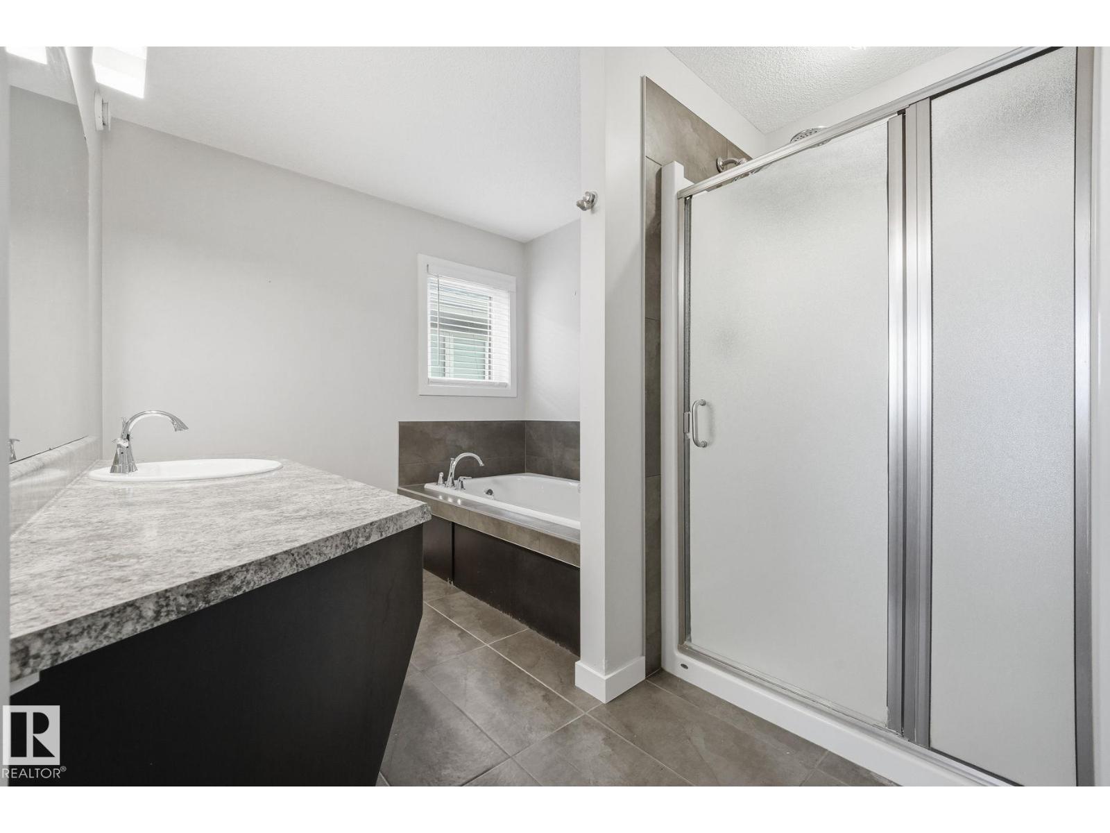 33 RIVIERE TC - 18