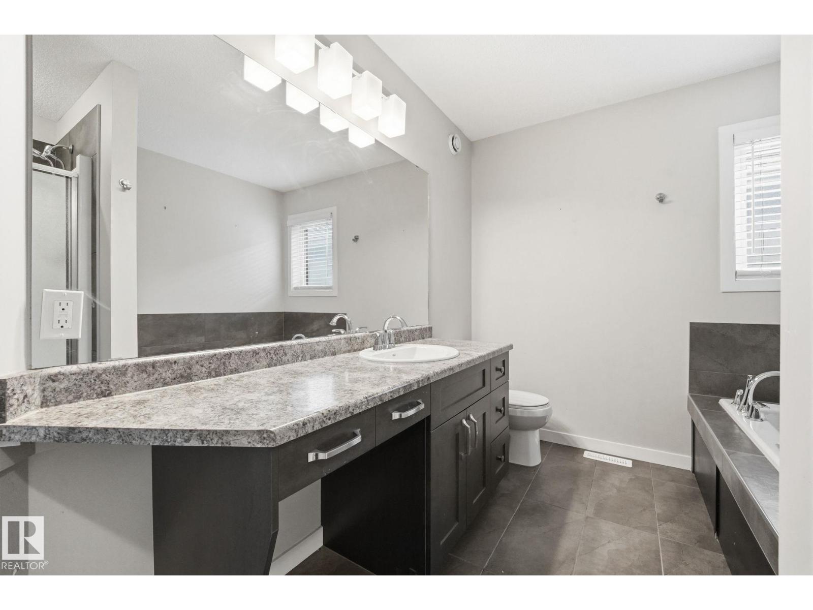 33 RIVIERE TC - 19