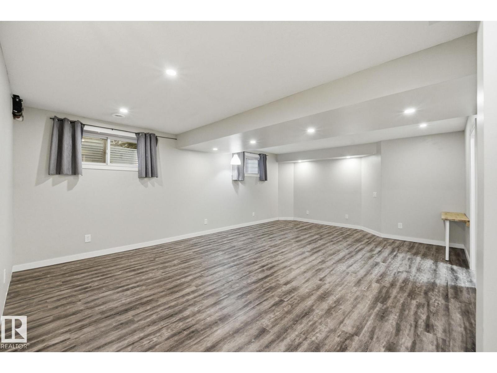 33 RIVIERE TC - 24