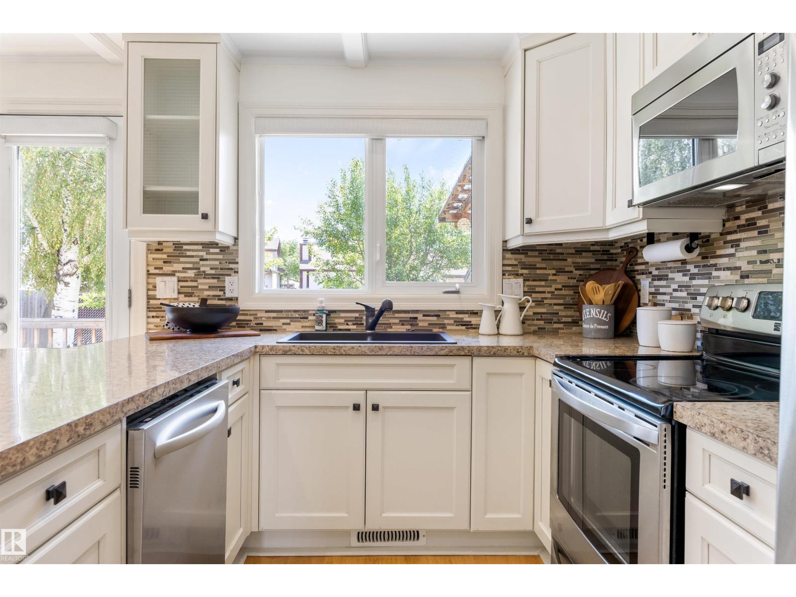 9231 169 AV NW — photo 13