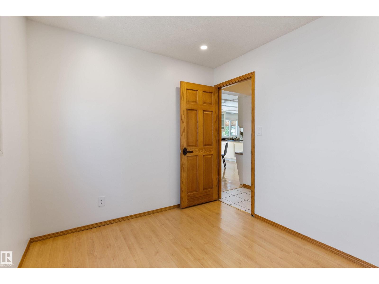 9231 169 AV NW — photo 23