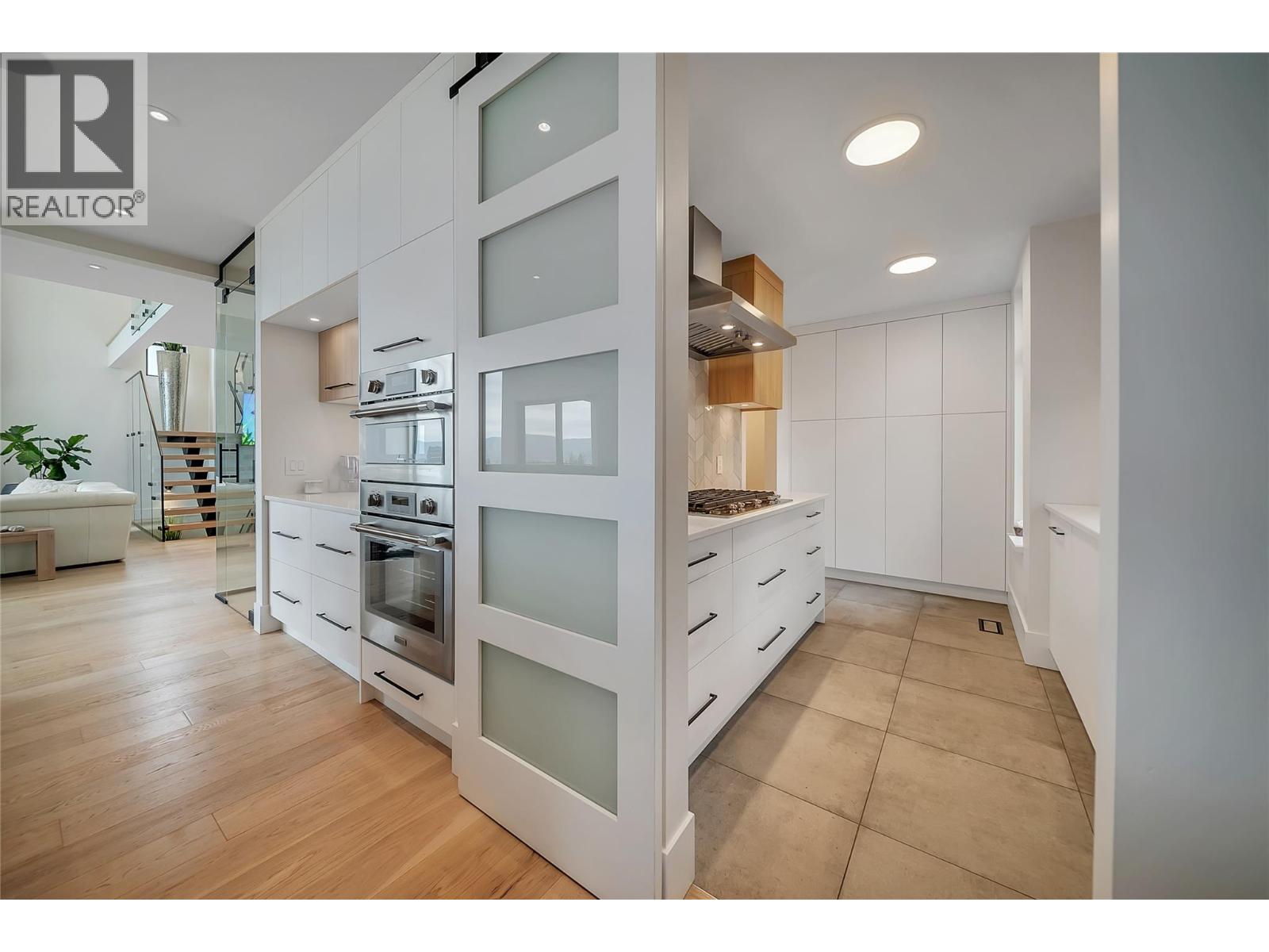  5725 Mountainside Drive, Kelowna