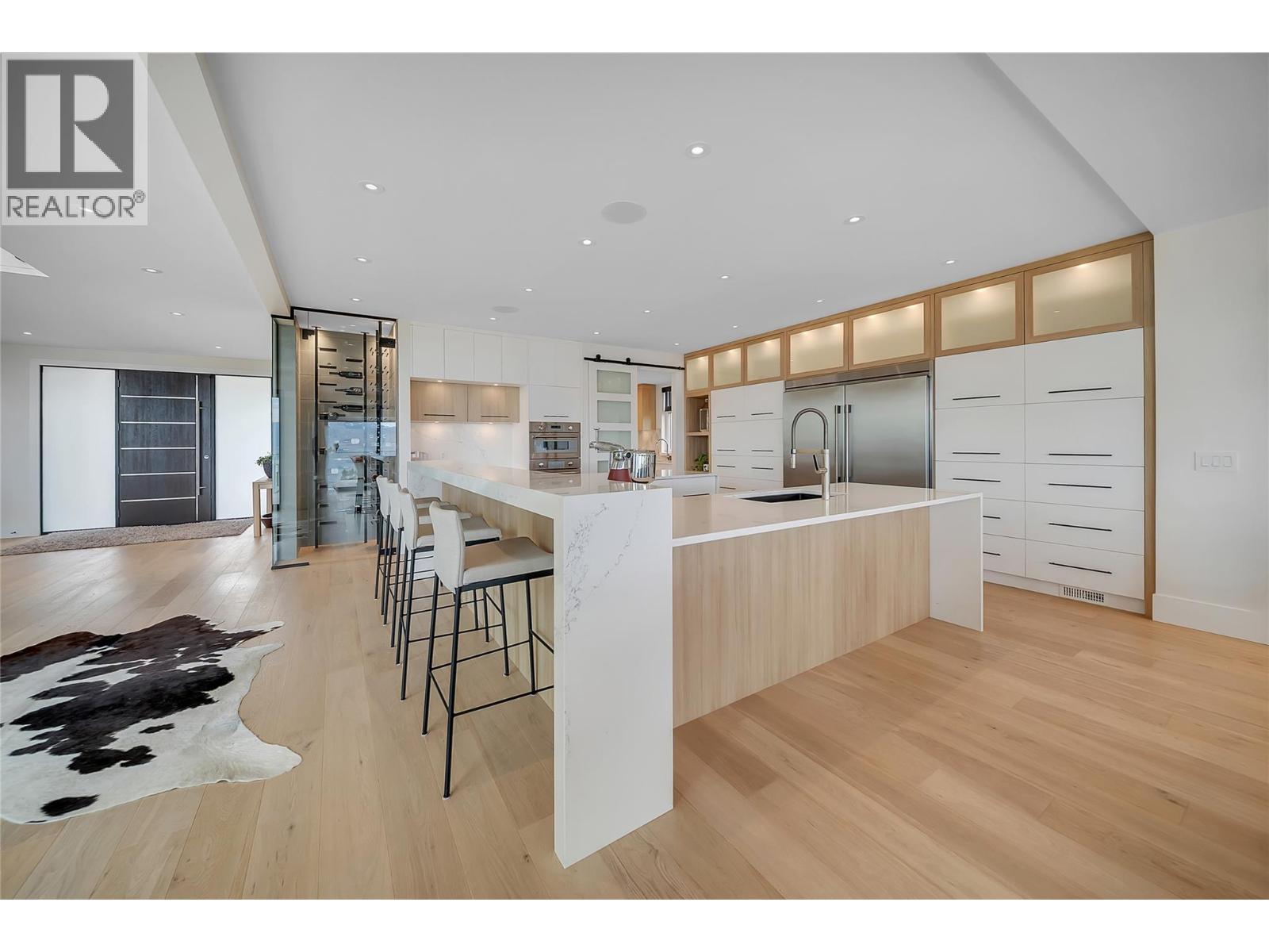  5725 Mountainside Drive, Kelowna