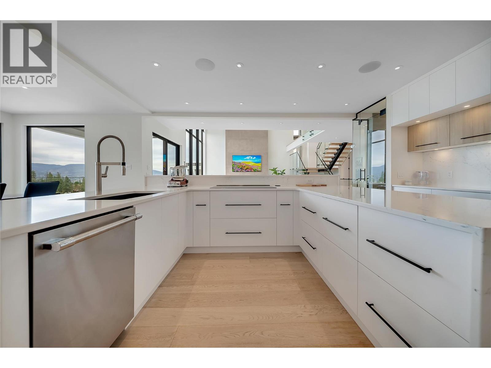  5725 Mountainside Drive, Kelowna