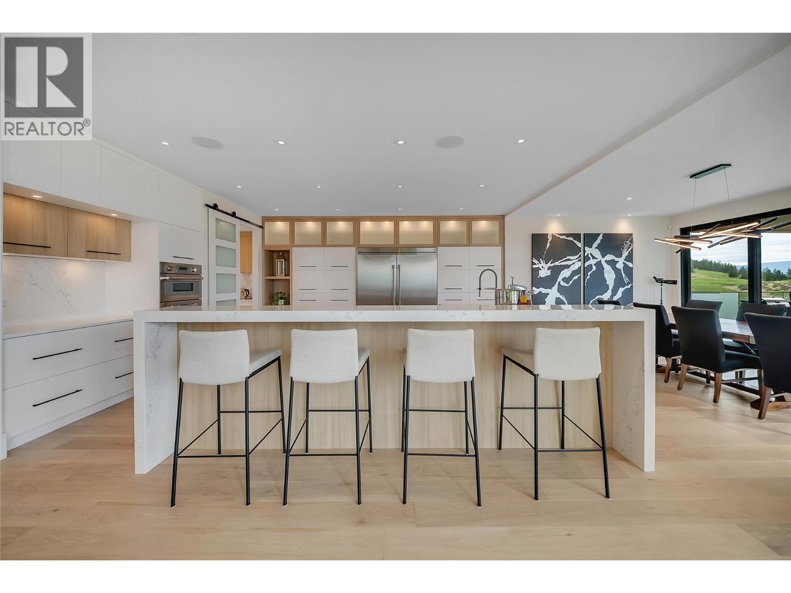  5725 Mountainside Drive, Kelowna