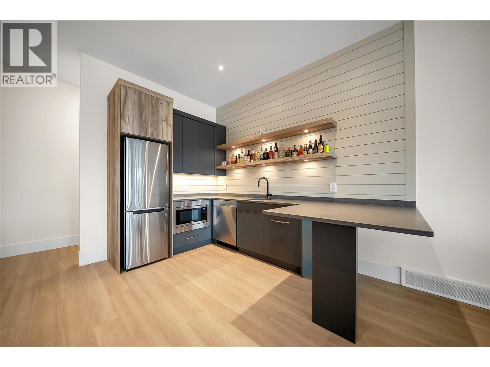  5725 Mountainside Drive, Kelowna