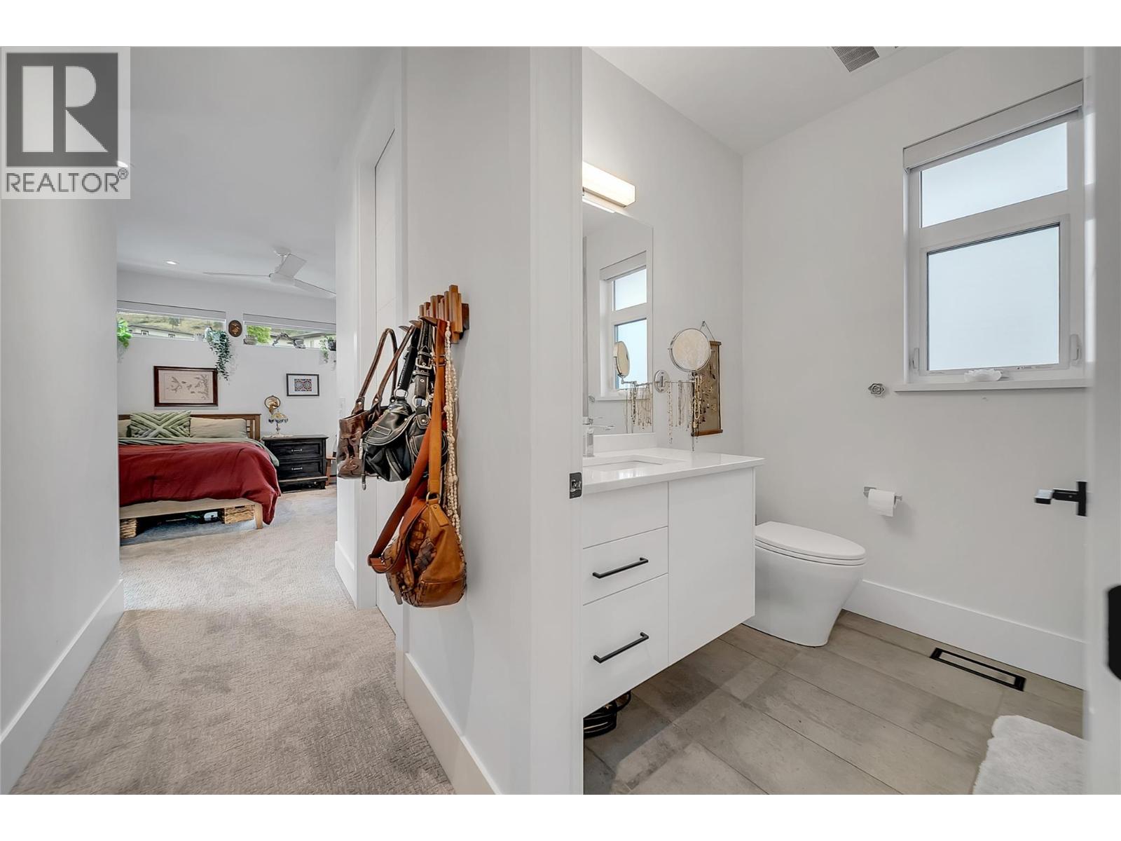  5725 Mountainside Drive, Kelowna