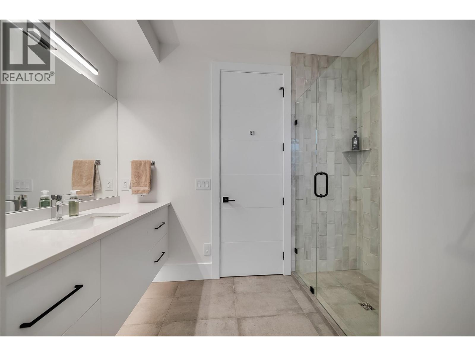  5725 Mountainside Drive, Kelowna