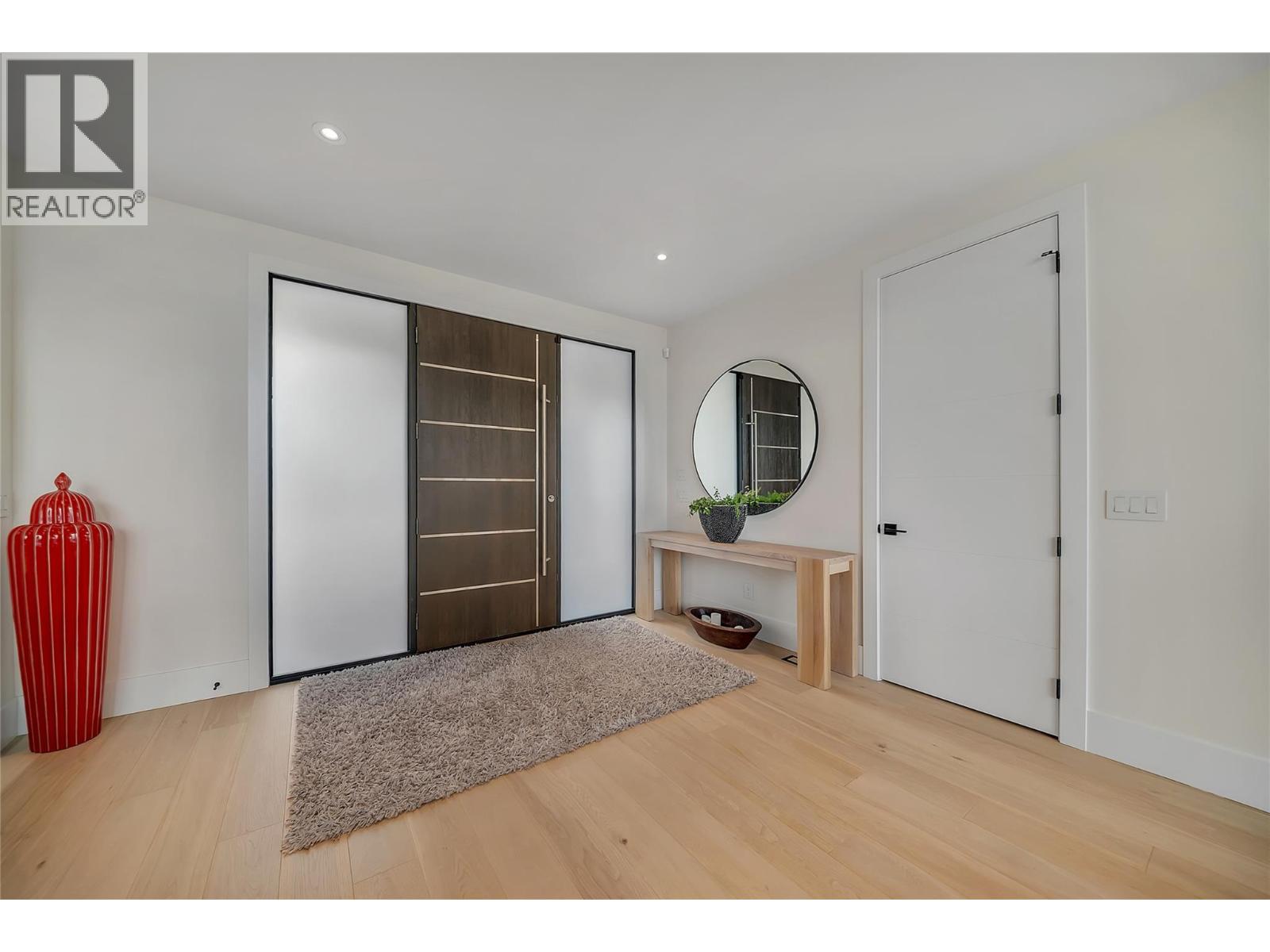  5725 Mountainside Drive, Kelowna