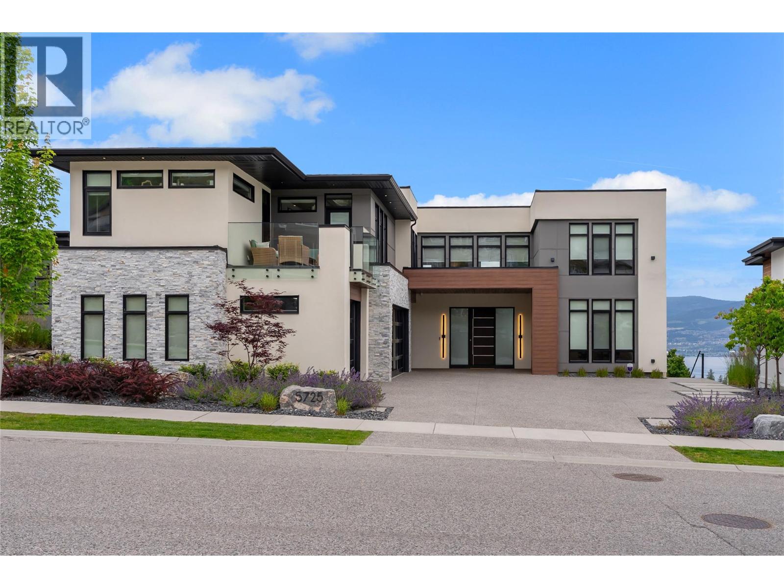  5725 Mountainside Drive, Kelowna