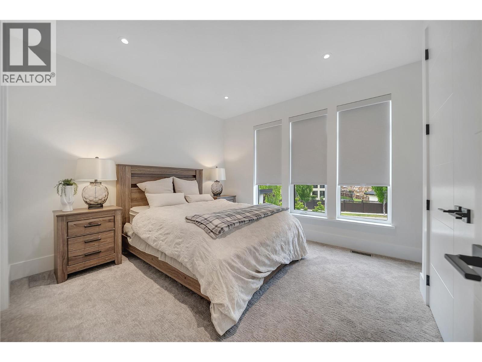  5725 Mountainside Drive, Kelowna