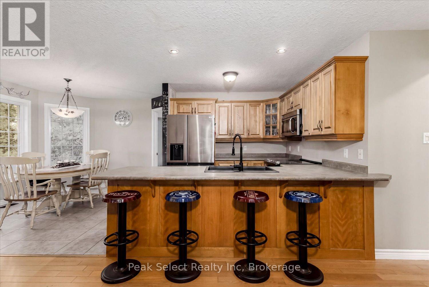 180 RIDGEWOOD CRESCENT - 11